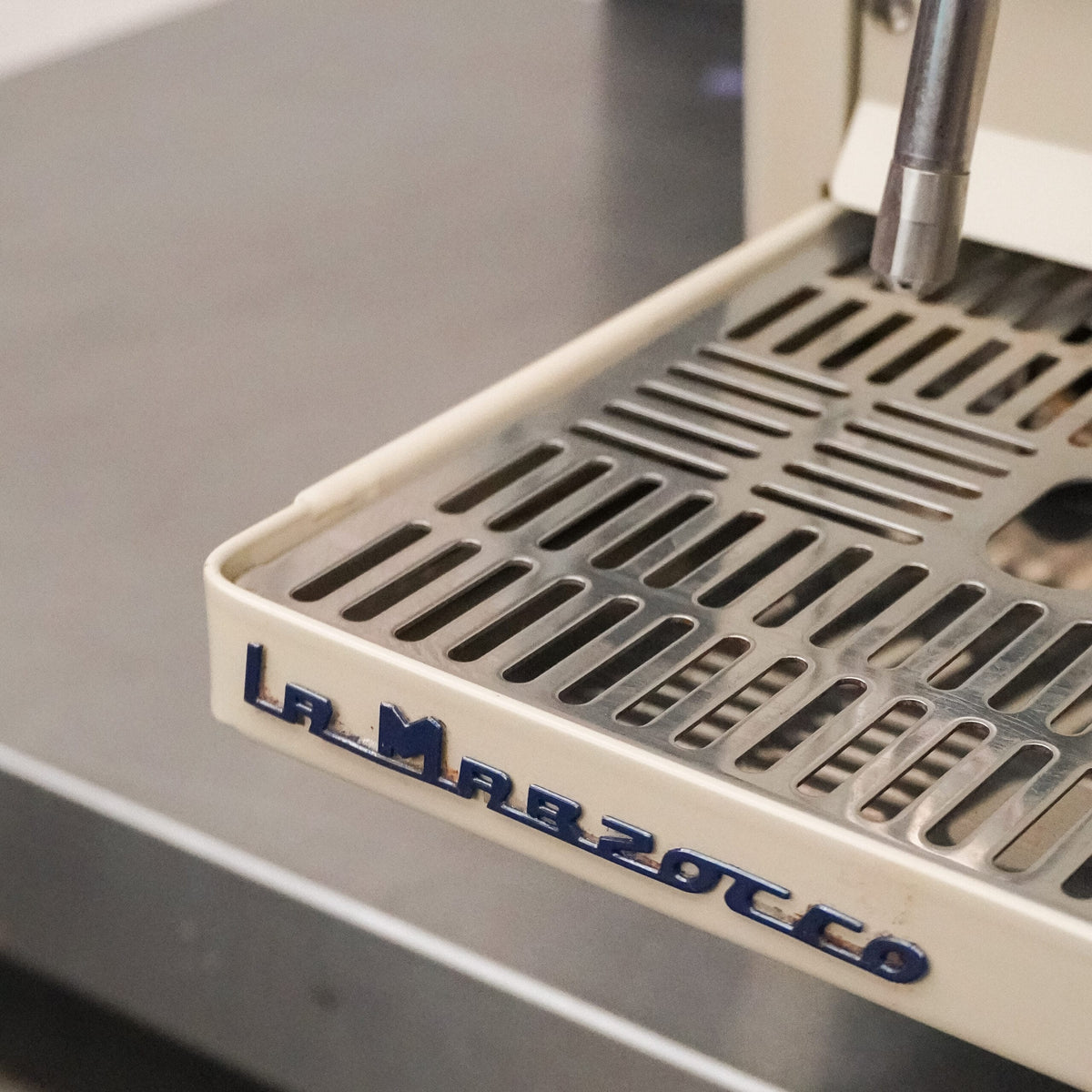 La Marzocco Strada S AV (2 Group) Ex-Display/Demo – Creme Colour