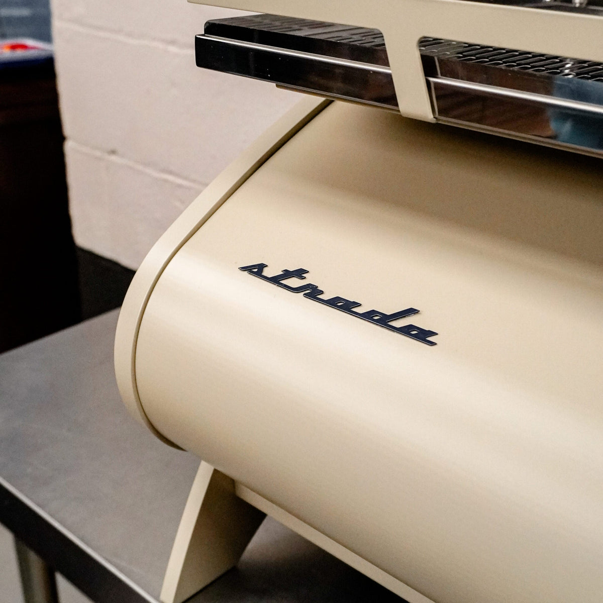 La Marzocco Strada S AV (2 Group) Ex-Display/Demo – Creme Colour